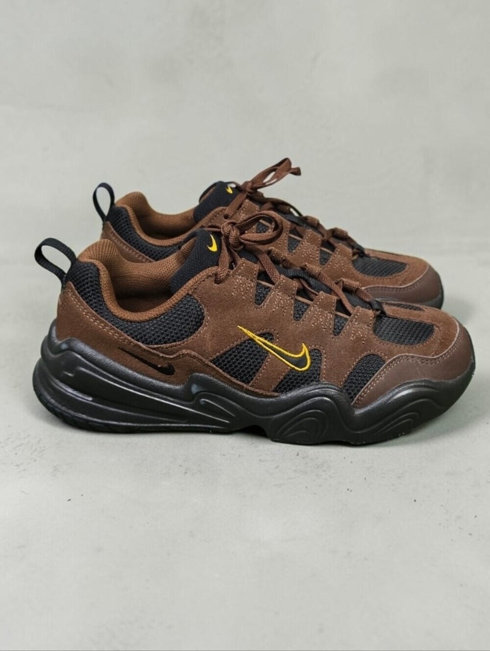 Nike Tech Hera Cacoa Wow Colorway Chunky Wavy Mid-Sole Sneakers Mens Size 10